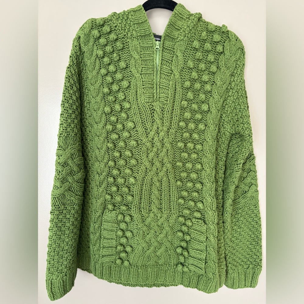 Sutton Studio Kelly Green V-Neck Quarter-Zip Hooded Sweater